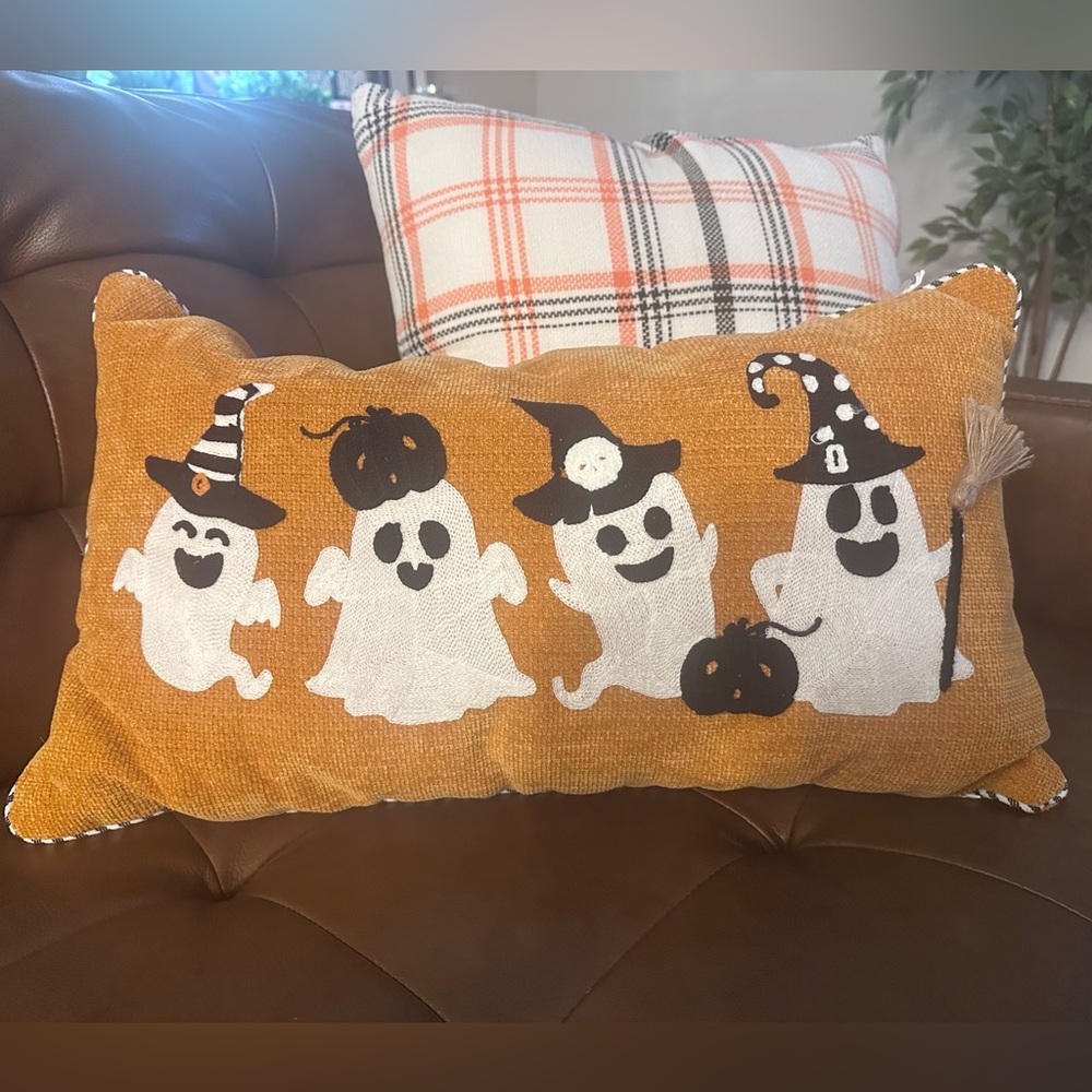 Halloween Four Ghosts w/ Festive Hats Decorative Pillow